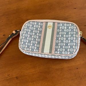 Tory Burch Gemini link canvas wristlet